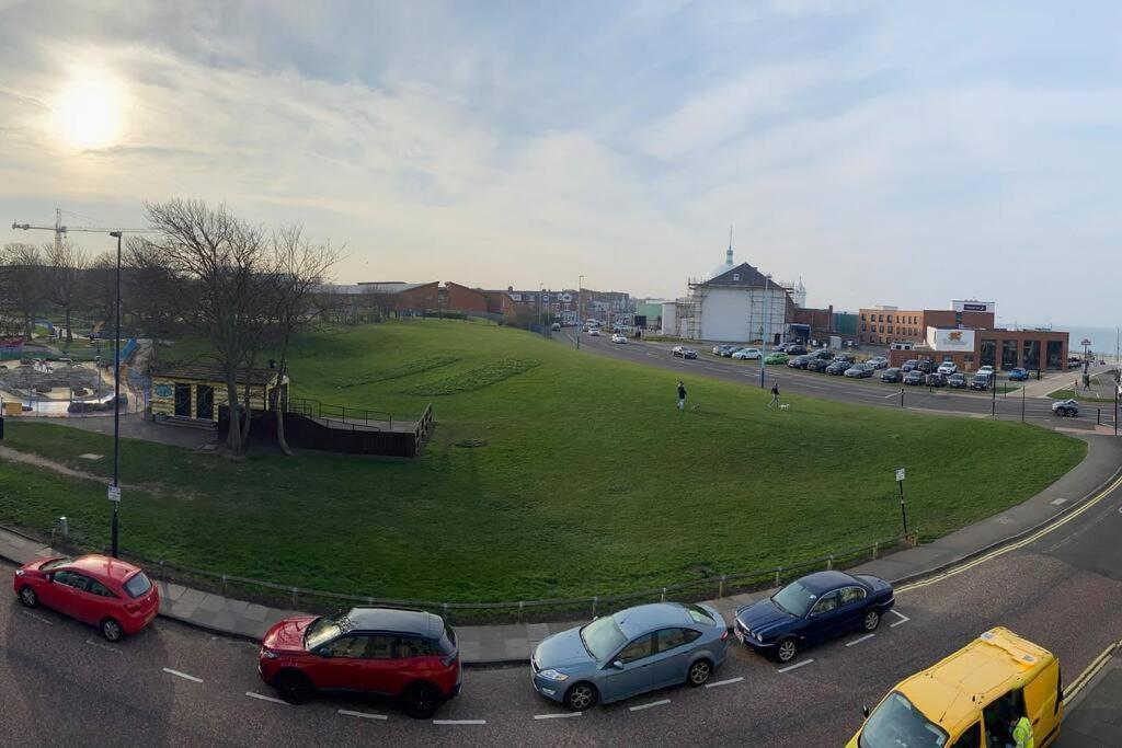 Hightide Seaside Apartment With Beach & Spanish City Views Whitley Bay Eksteriør billede